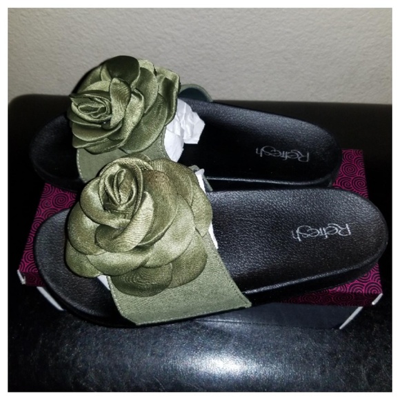 💋1 LEFT💋 Flower Slides Size 10 (8), NWT - Picture 2 of 2